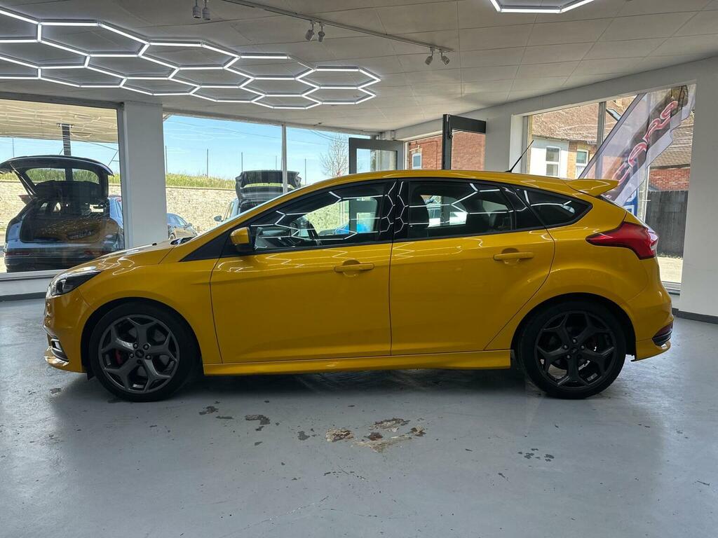 Ford Focus Hatchback 2.0T Ecoboost St-3 Euro 6 Ss 201 YX17SRZ Yellow #5