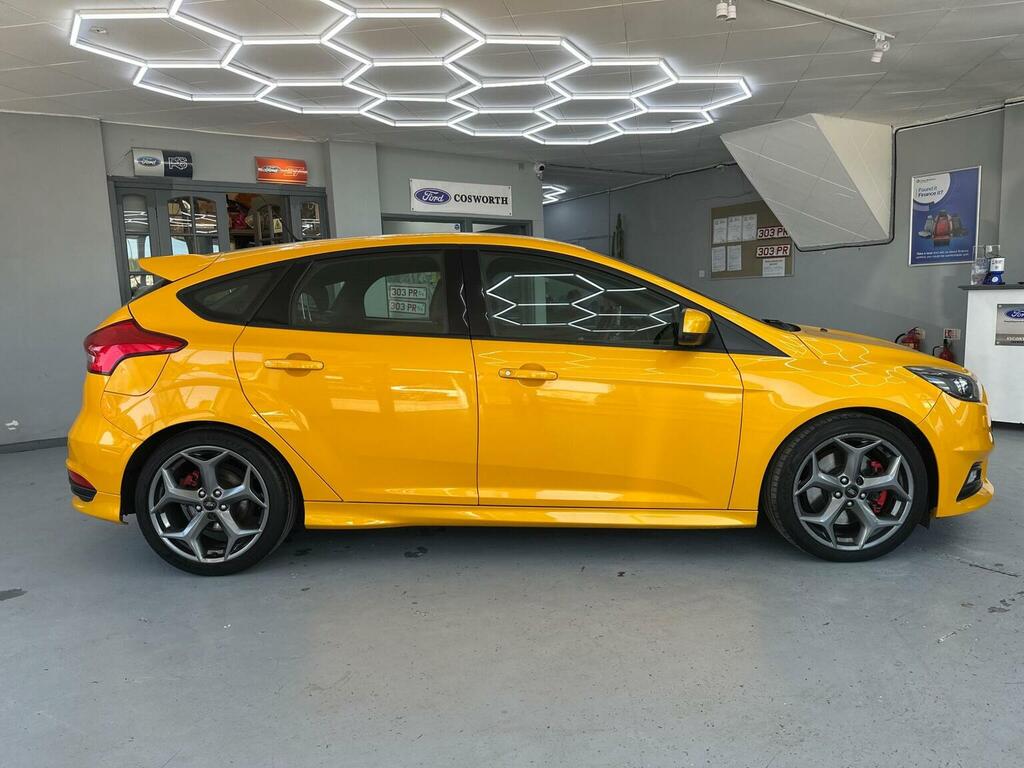 Ford Focus Hatchback 2.0T Ecoboost St-3 Euro 6 Ss 201 YX17SRZ Yellow #6
