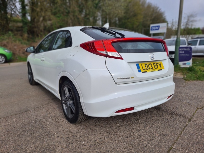 Honda Civic I-vtec Ti LO13EFV White #6