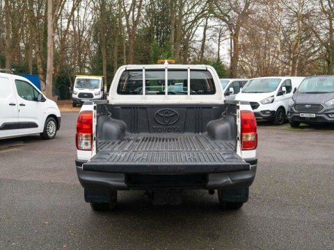 Toyota HILUX 2.4 D-4d Active CV22LCG White #3