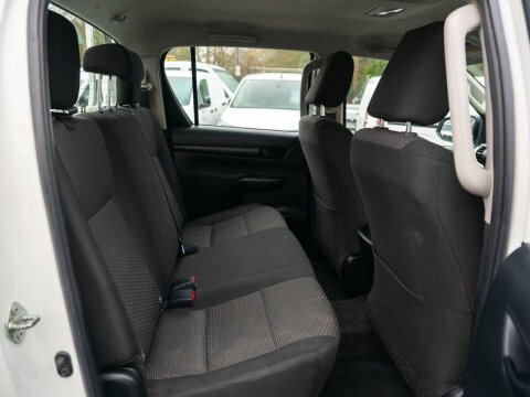 Toyota HILUX 2.4 D-4d Active CV22LCG White #4