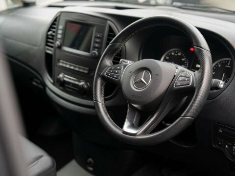 Mercedes-Benz Vito 2.0 119 Cdi YK24EHB Black #2
