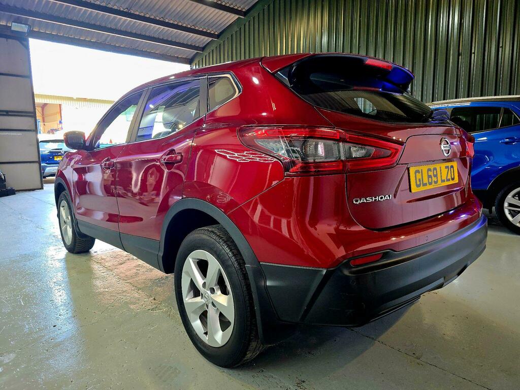 Nissan Qashqai 1.3 Dig-t Acenta Premium Euro 6 Ss GL69LZO Red #2