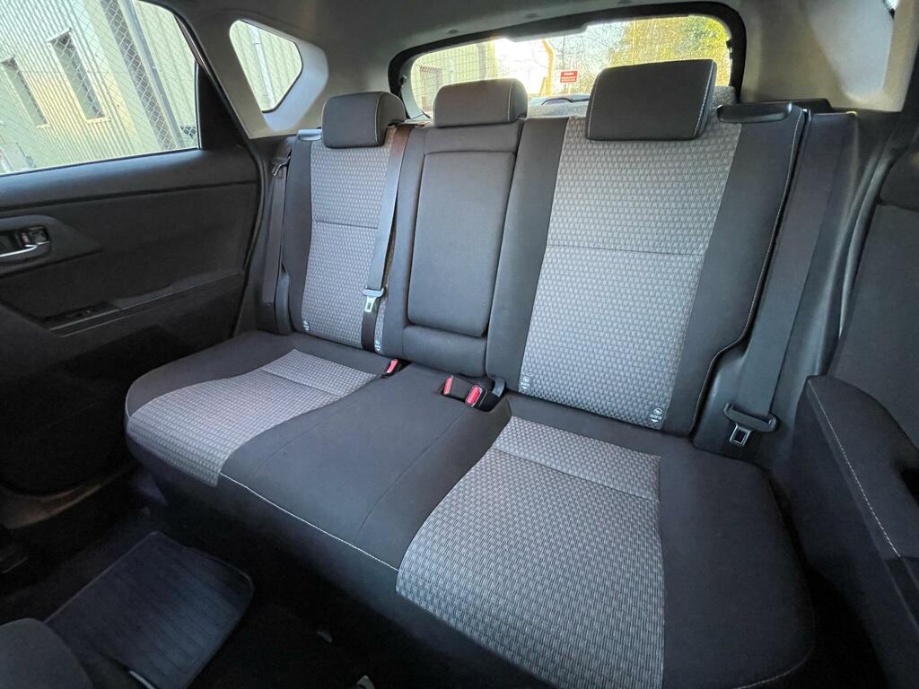 Toyota Auris Hybrid HF67FLG #5