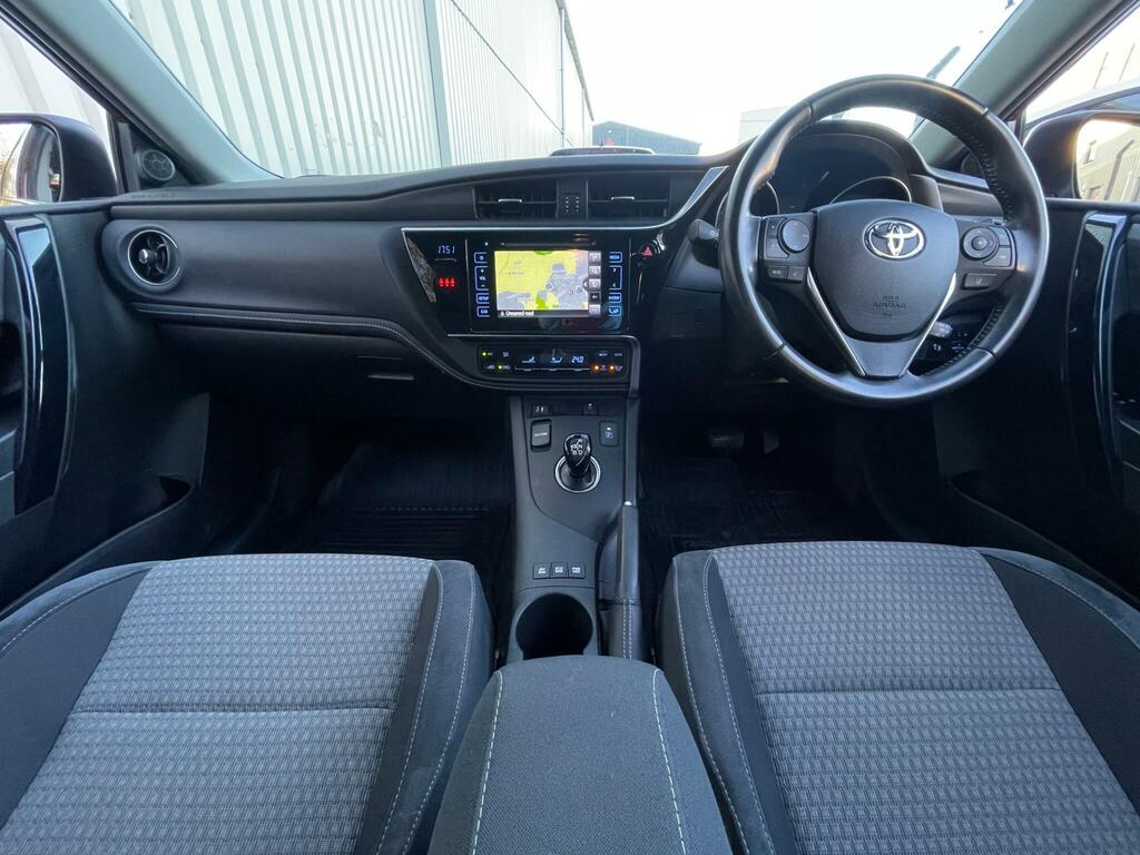Toyota Auris Hybrid HF67FLG #3