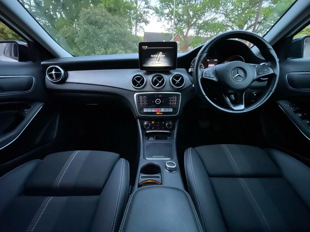 Mercedes-Benz GLA Class Petrol HT19FWR #2