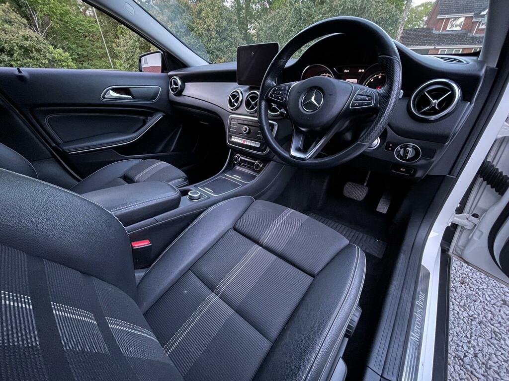 Mercedes-Benz GLA Class Petrol HT19FWR #5