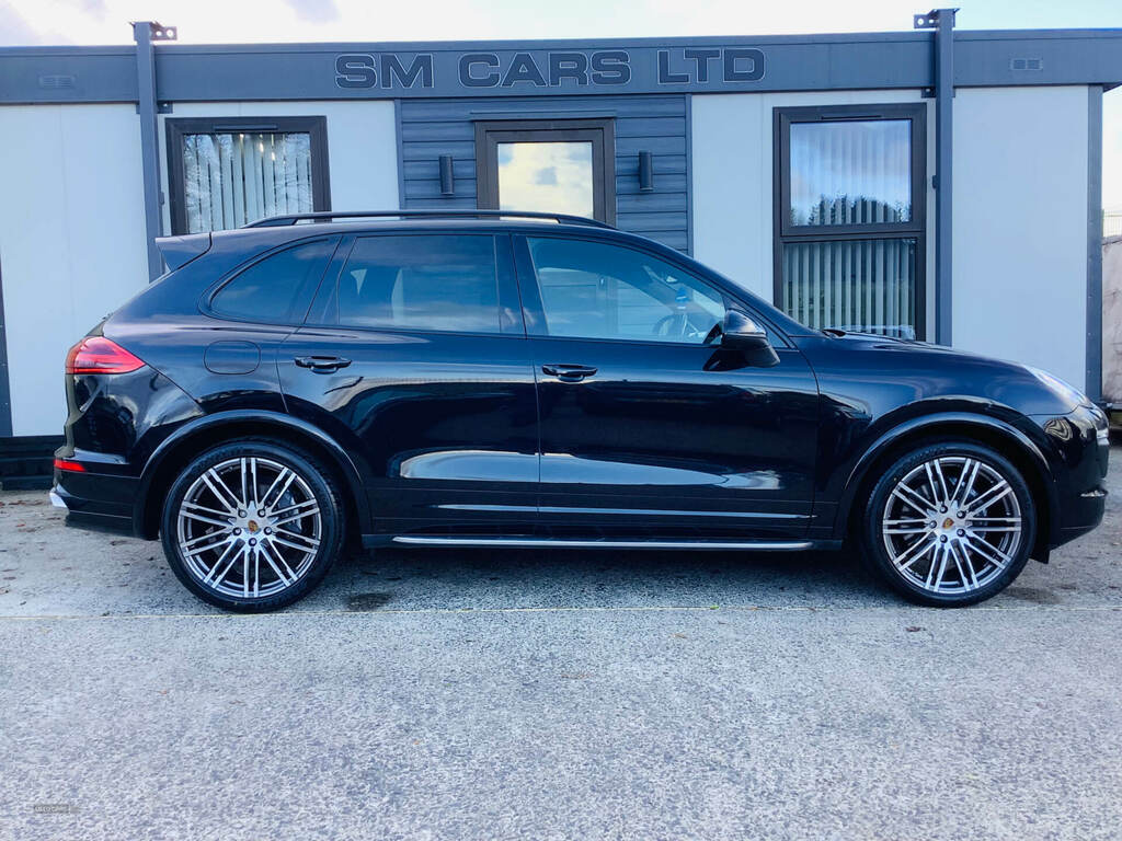 Porsche Cayenne Tiptronic S SM08GAM Black #2