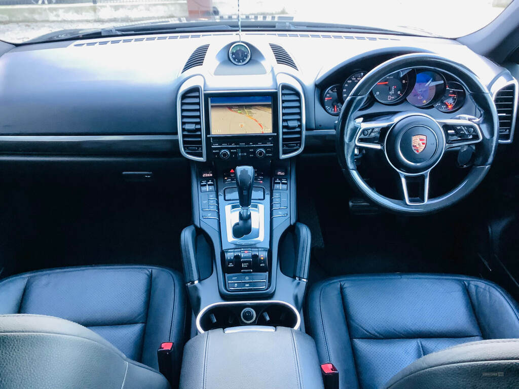 Porsche Cayenne Tiptronic S SM08GAM Black #4