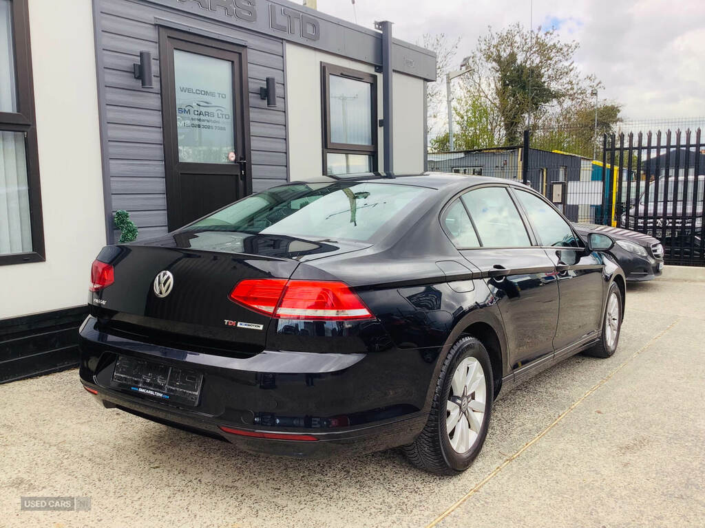 Volkswagen Passat 1.6 Tdi S GM17GXE Black #3