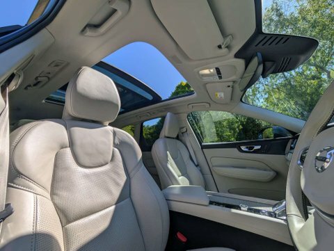 Volvo XC60 2.0 B5 Mhev LV22HZU Blue #2