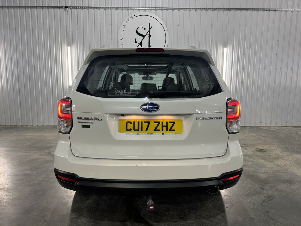 Subaru Forester Suv 2.0 I Xe Premium 2017 White #3