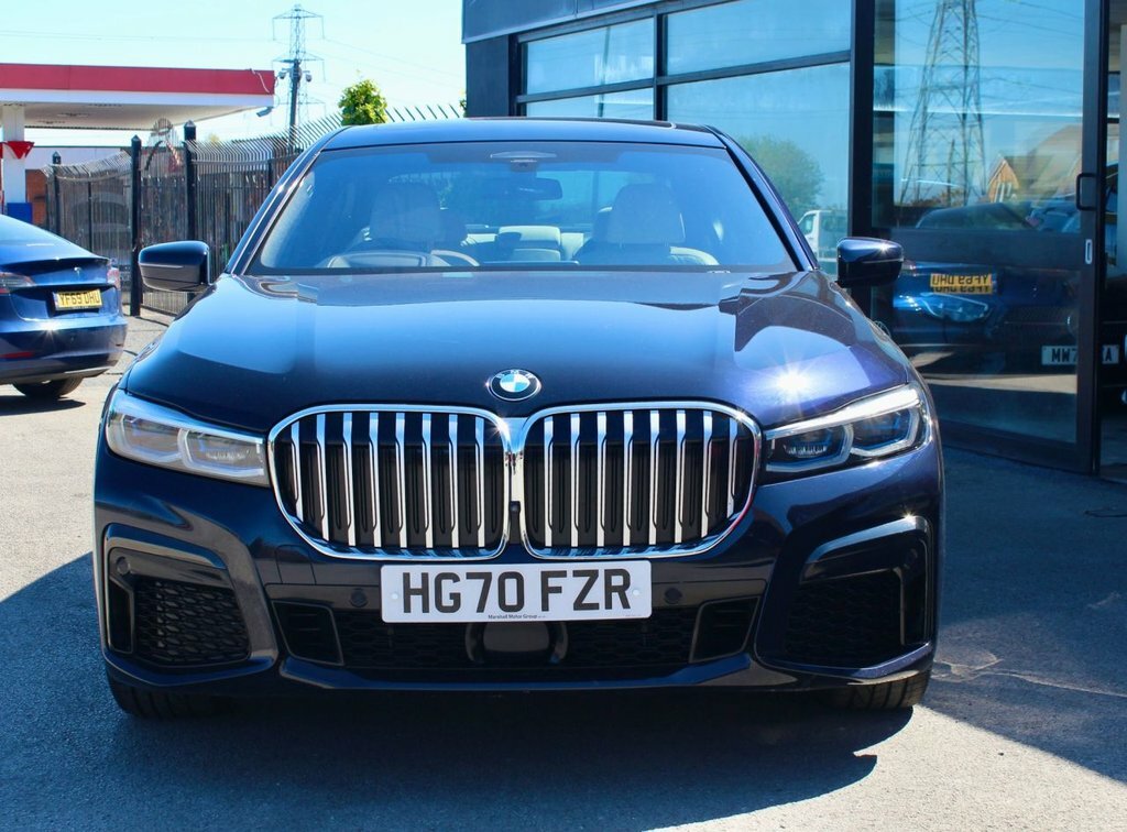 BMW 7 Series 3L M Sport Black #2