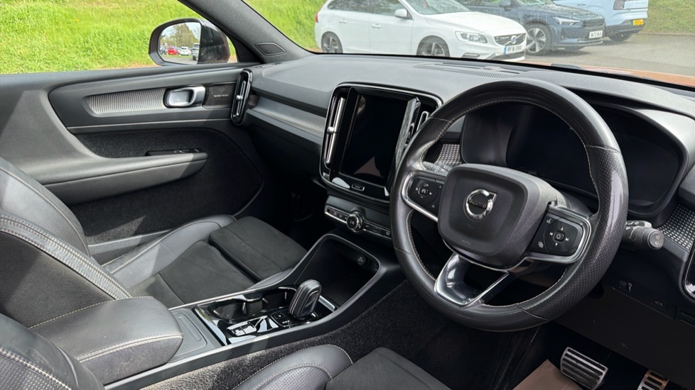 Volvo XC40 R-design Pro, B4 Mild Hybrid BD70OOA Red #4