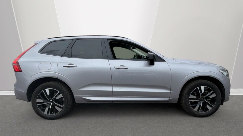 Volvo XC60 Plus, B5 Awd Mild Hybrid, Dark BK75HFF Silver #3
