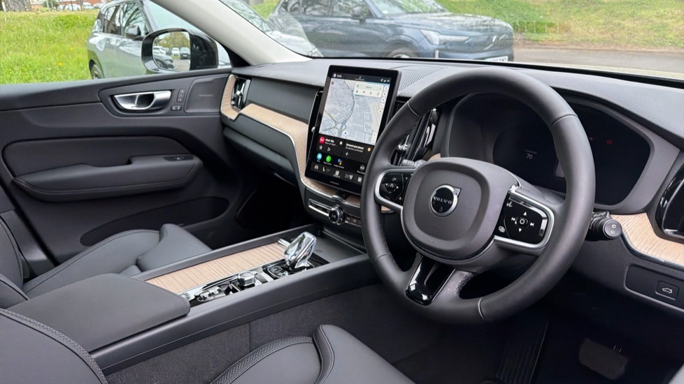 Volvo XC60 Plus, B5 Awd Mild Hybrid, Dark BK75HFF Silver #4