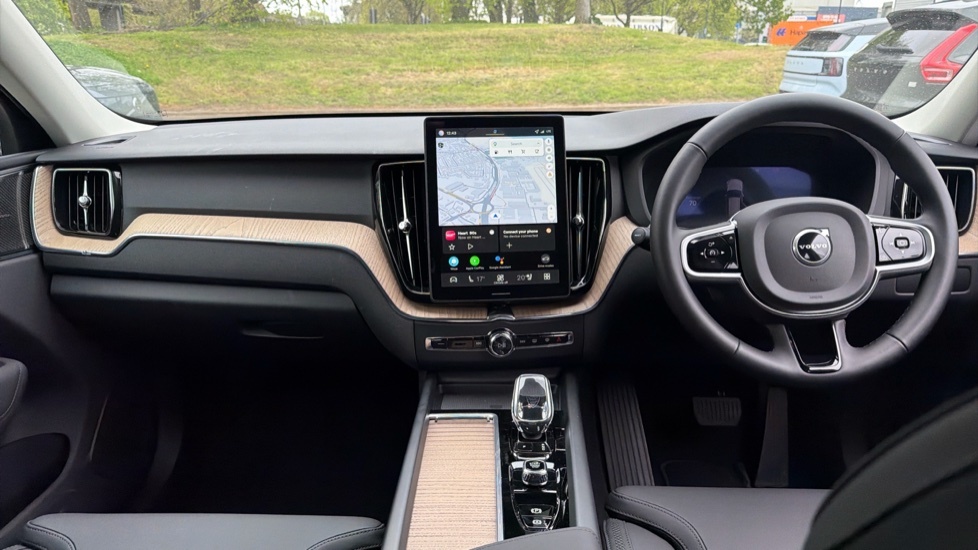 Volvo XC60 Plus, B5 Awd Mild Hybrid, Dark BK75HFF Silver #5