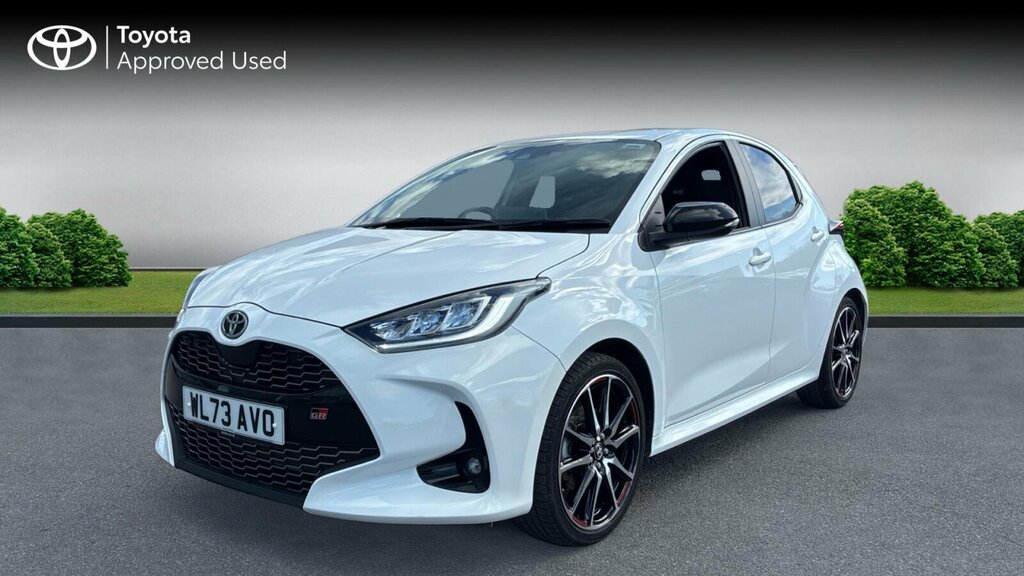Toyota Yaris 1.5 Vvt-h Gr Sport Hatchback Hybrid E-c WL73AVO White #3
