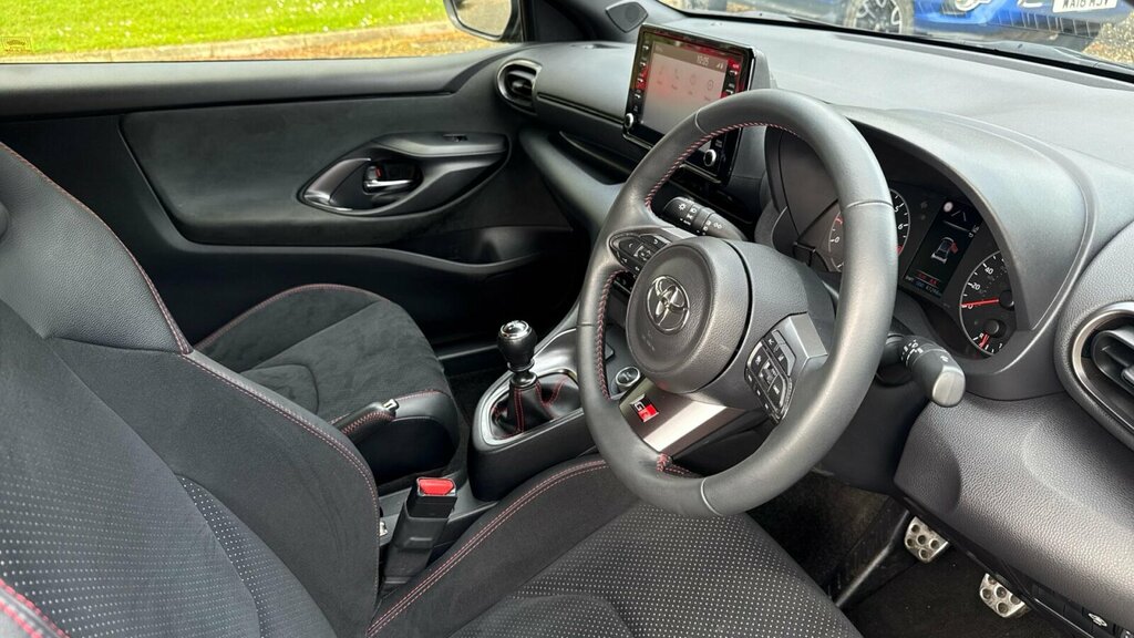 Toyota Yaris 1.6T Gr Circuit Awd Euro 6 LS71GHH Black #5