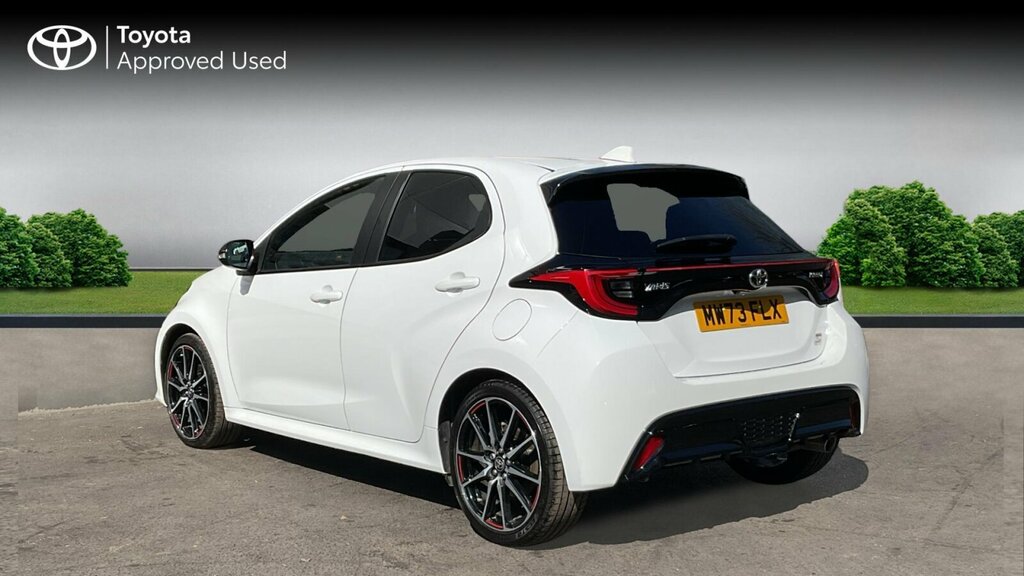 Toyota Yaris 1.5 Vvt-h Gr Sport E-cvt Euro 6 Ss MW73FLX White #4