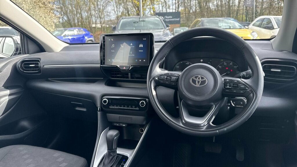 Toyota Yaris 1.5 Vvt-h Icon E-cvt Euro 6 Ss CV75KWO White #5