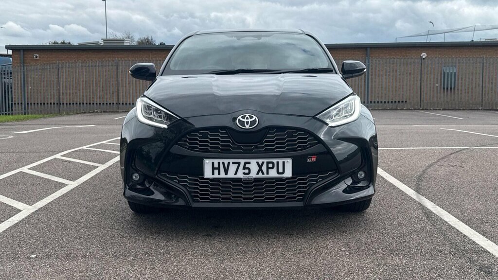 Toyota Yaris 1.5 Vvt-h Gr Sport Hatchback Hybrid E-c HV75XPU Black #2