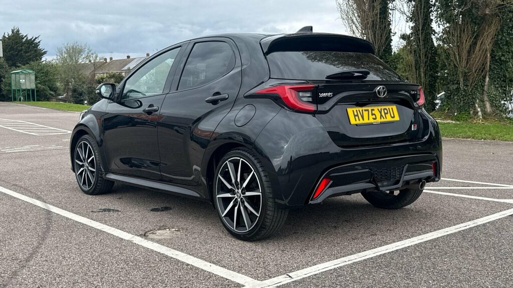 Toyota Yaris 1.5 Vvt-h Gr Sport Hatchback Hybrid E-c HV75XPU Black #4