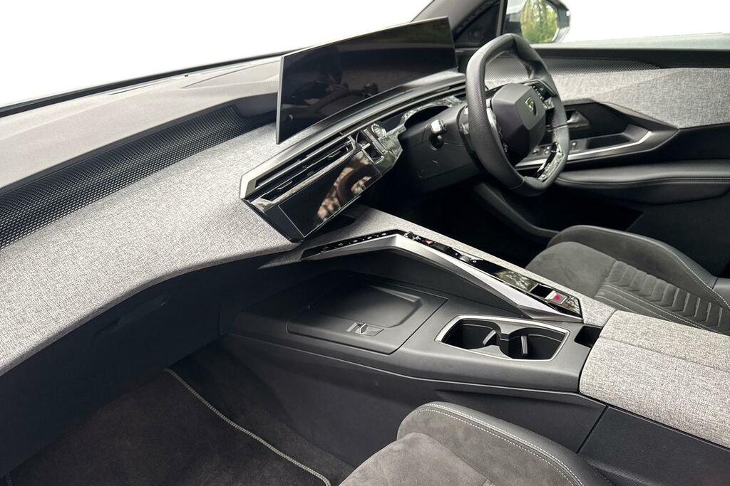 Peugeot 5008 73Kwh Gt GY74BZM Blue #2