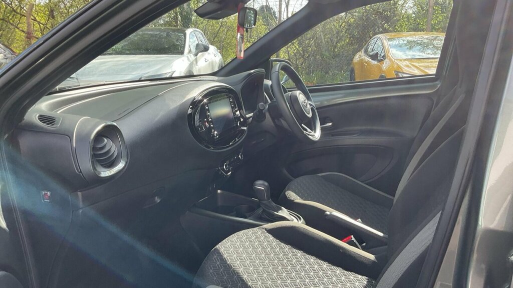 Toyota Aygo X 1.0 Vvt-i Edge X-shift Euro 6 Ss HG23DYF Green #5