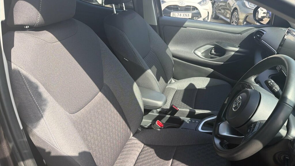 Toyota Yaris 1.5 Vvt-h Design E-cvt Euro 6 Ss HJ24NBN Grey #5