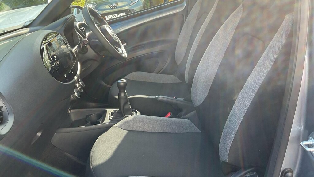 Toyota Aygo X 1.0 Vvt-i Pure Euro 6 Ss HJ75AYT Grey #5
