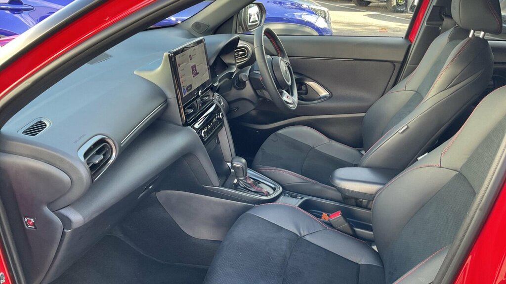 Toyota Yaris Cross 1.5 Vvt-h Gr Sport E-cvt Euro 6 Ss HJ75LFS Red #5