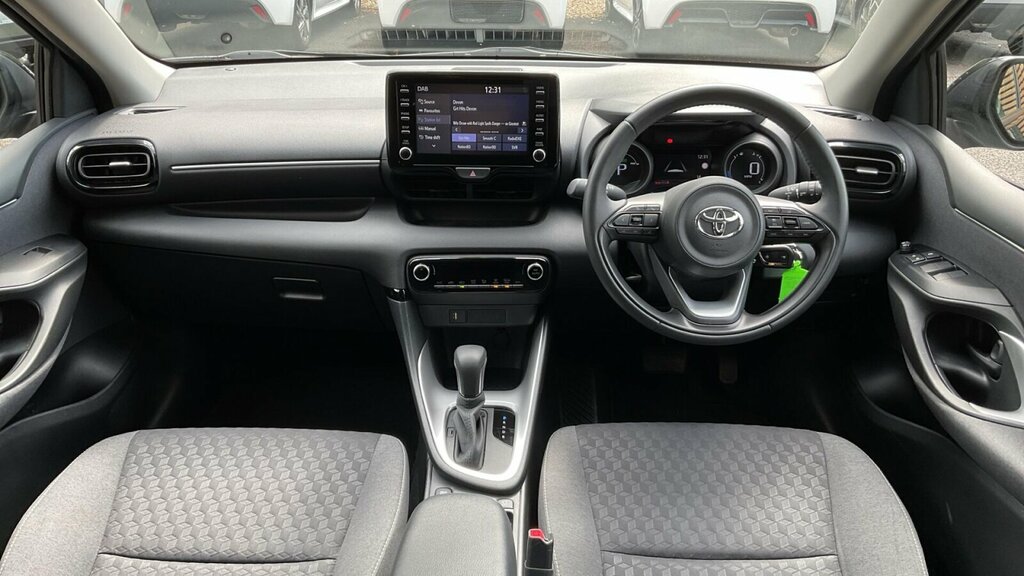 Toyota Yaris 1.5 Vvt-h Design E-cvt Euro 6 Ss WU23PXJ Black #6