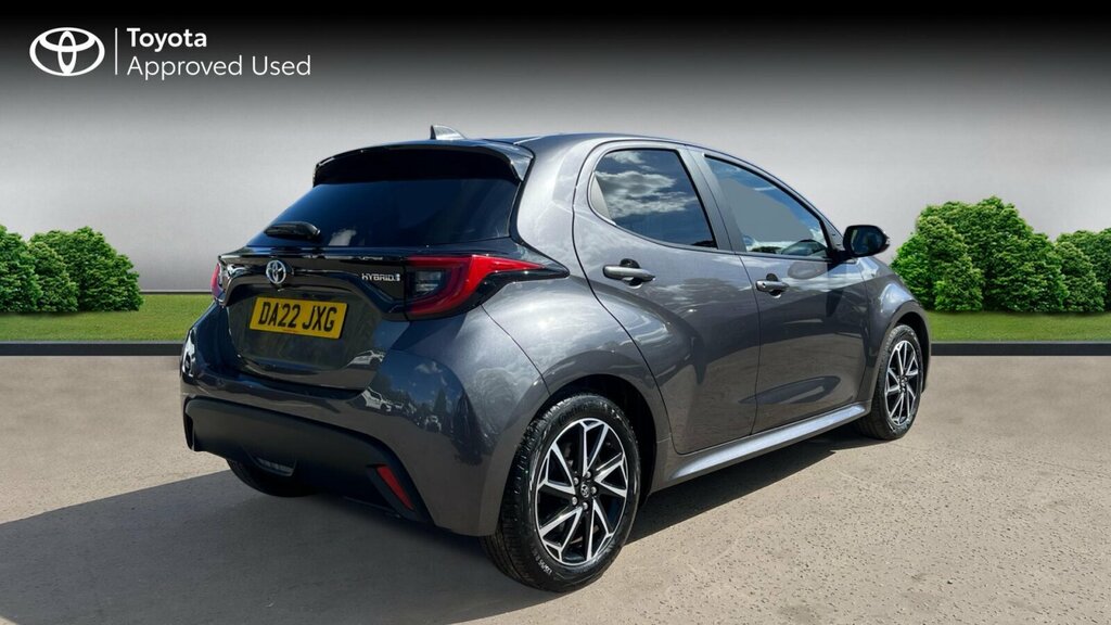 Toyota Yaris 1.5 Vvt-h Design E-cvt Euro 6 Ss DA22JXG Grey #2