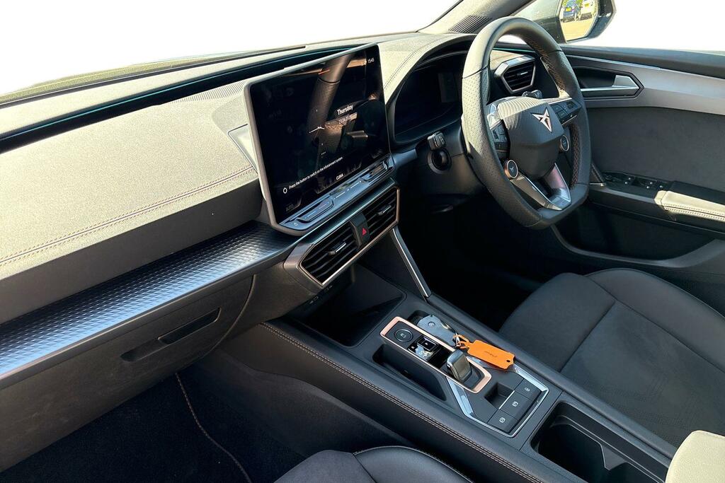 Cupra Leon 1.5 Etsi 150 V2 Dsg Black #2