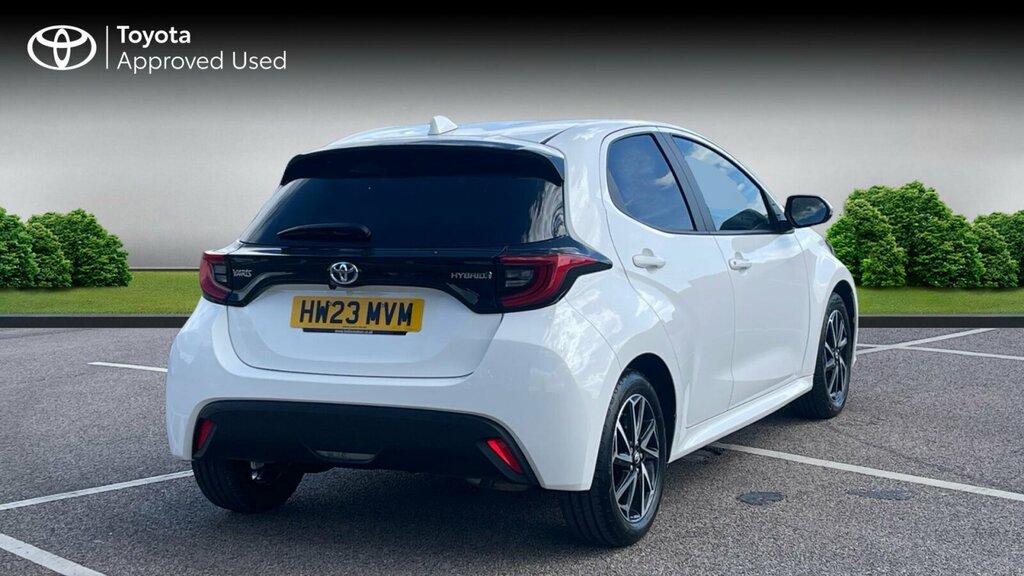 Toyota Yaris 1.5 Vvt-h Design Hatchback Hybrid E-cvt HW23MVM White #2
