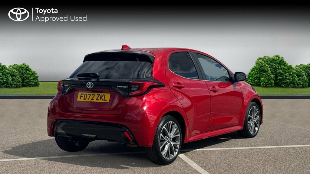Toyota Yaris 1.5 Vvt-h Excel Hatchback Hybrid E-cvt FD72ZKL Red #2