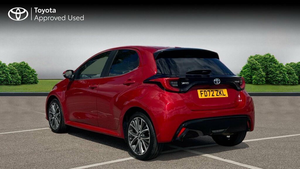 Toyota Yaris 1.5 Vvt-h Excel Hatchback Hybrid E-cvt FD72ZKL Red #4