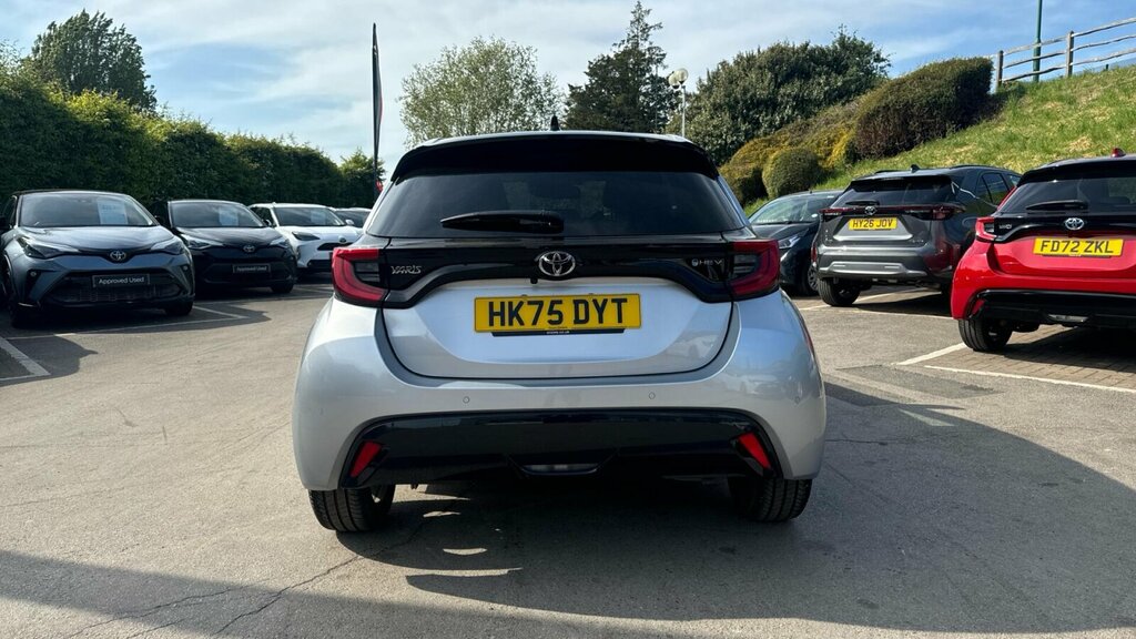 Toyota Yaris 1.5 Vvt-h Excel Hatchback Hybrid E-cvt HK75DYT Silver #6