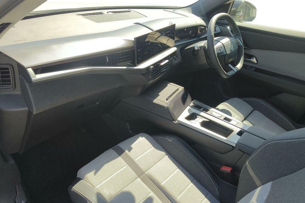 Vauxhall Grandland 73Kwh Gs DN25FFG White #2