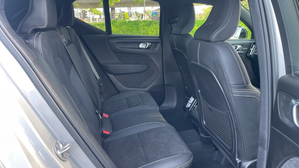 Volvo XC40 Ultimate, B4 Mild Hybrid, Dark GY23HXM Silver #6