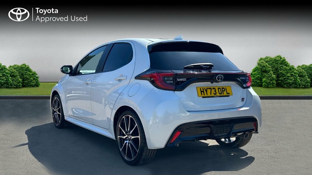 Toyota Yaris 1.5 Vvt-h Gr Sport E-cvt Euro 6 Ss HY73OPL White #4