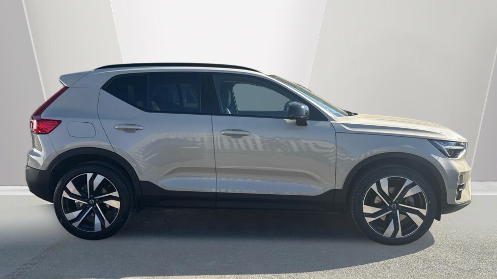 Volvo XC40 Ultra, B4 Mild Hybrid, Dark RV74FWT #3