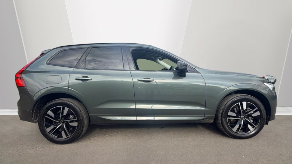 Volvo XC60 Plus, B5 Awd Mild Hybrid, Dark BJ75AYV #3