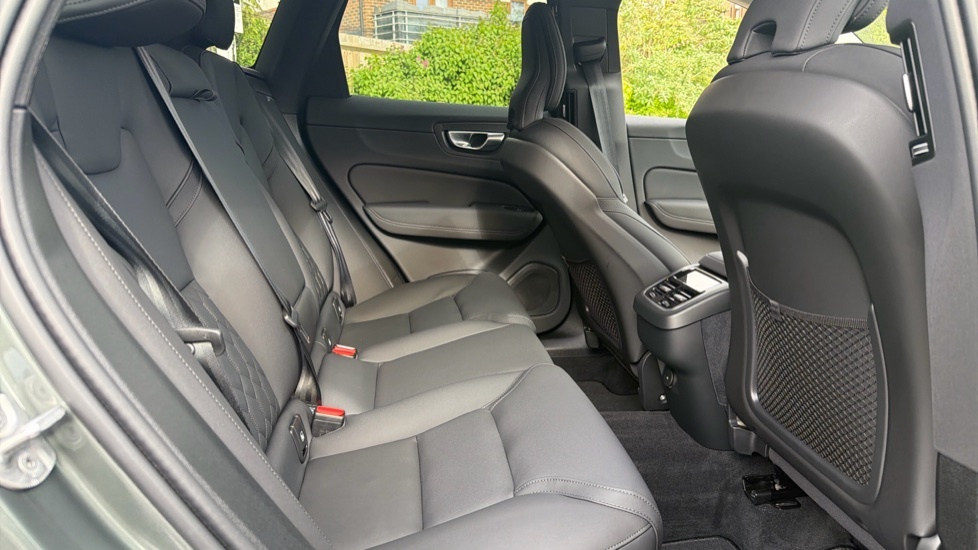 Volvo XC60 Plus, B5 Awd Mild Hybrid, Dark BJ75AYV #6