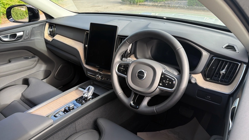 Volvo XC60 Plus, B5 Awd Mild Hybrid, Dark BK75UTE Grey #4