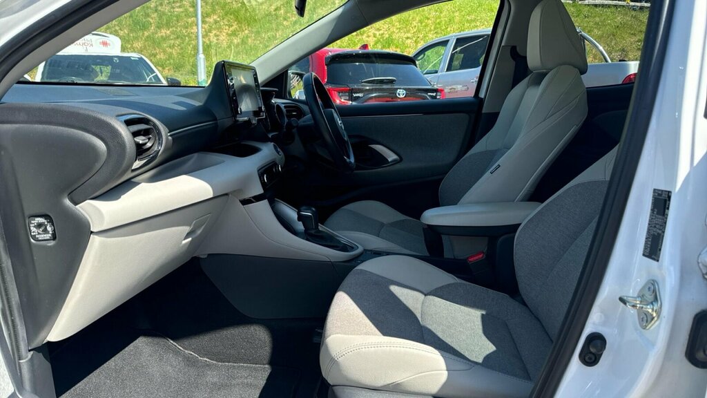 Toyota Yaris 1.5 Vvt-h Excel Hatchback Hybrid E-cvt PL70MOF White #5