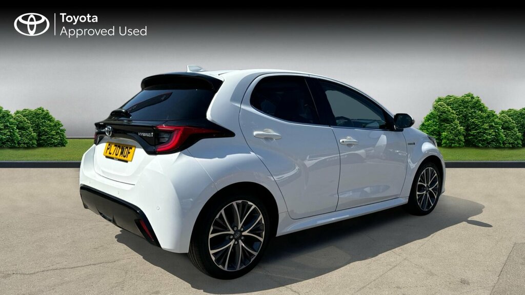 Toyota Yaris 1.5 Vvt-h Excel Hatchback Hybrid E-cvt PL70MOF White #2