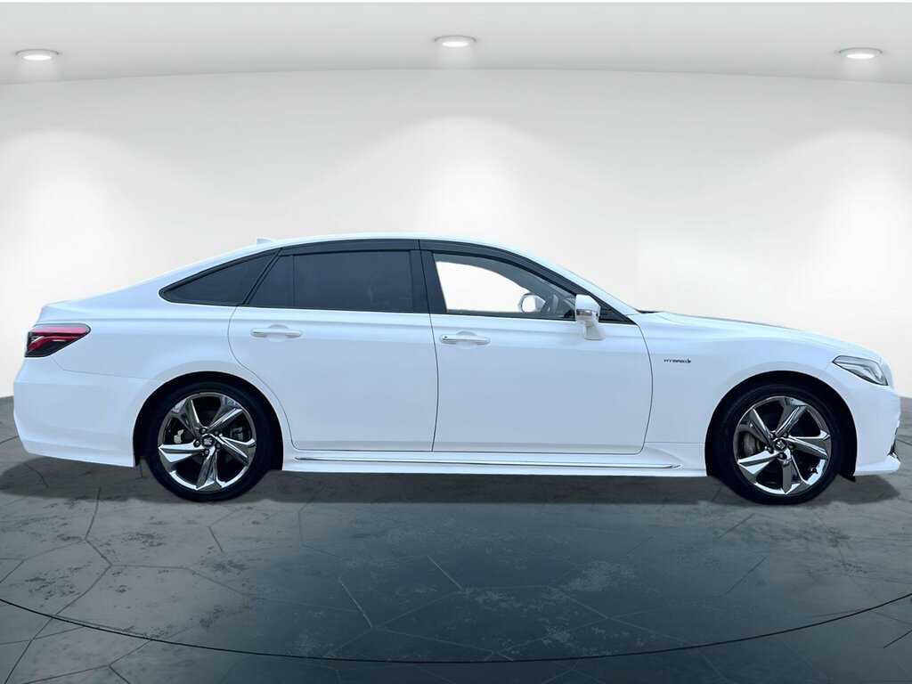 Toyota Crown Jmd 2.5 Hybrid White #2