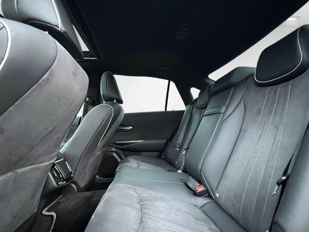 Toyota Crown Hybrid 2.5 White #13